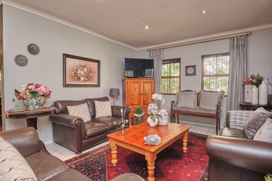 3 Bedroom Property for Sale in Uitzicht Western Cape